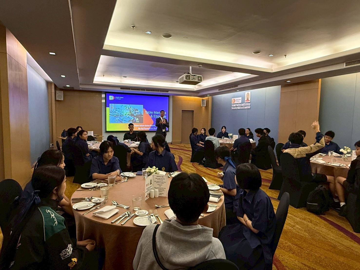 M5/3 Students at Dusit Thani College Table Manner Workshop