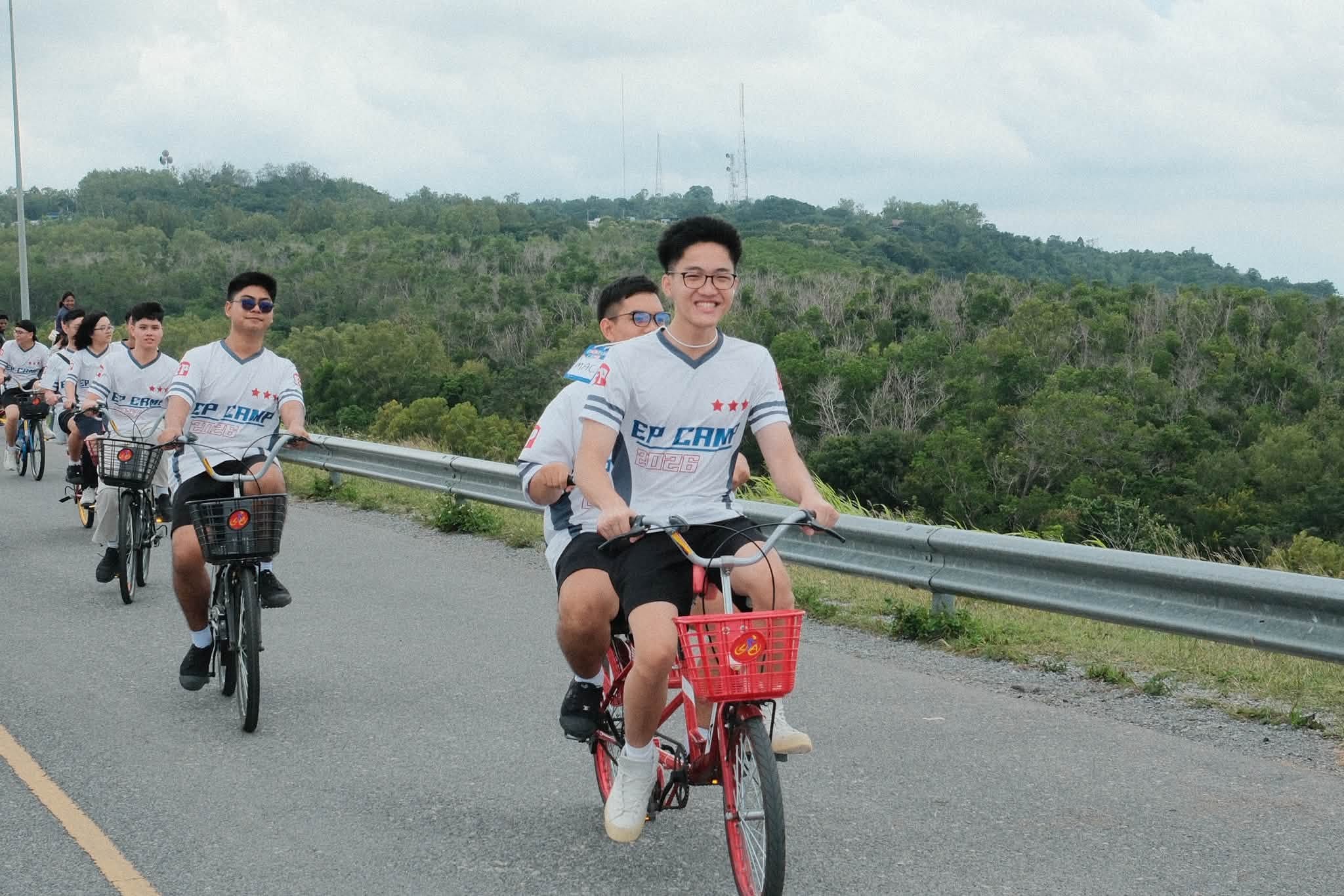 Students exploring Khao Yai during integrated camp